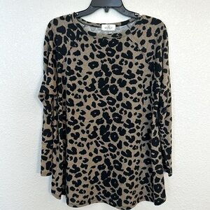 Women’s long sleeves leopard tunic size small.